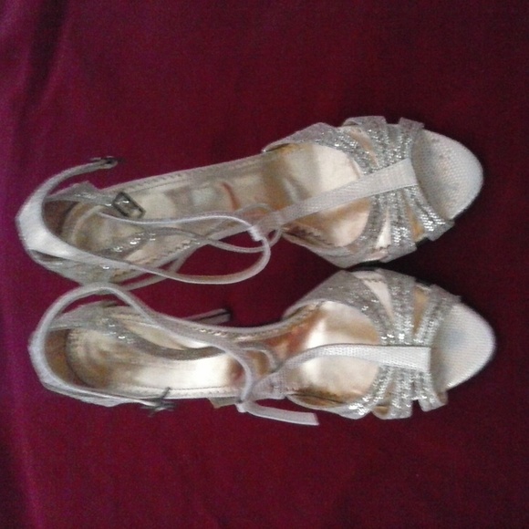 Golden Shoes - Picture 2 of 3